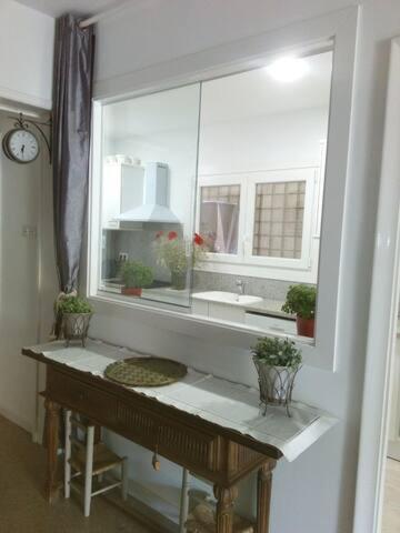 Chambres D'Hotes Chez Catherine A Reus Chambre De Paris Avec Salle De Bains Privee Luaran gambar